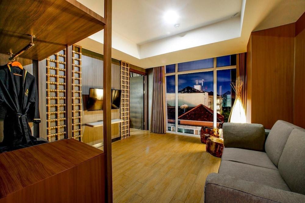 Bedrock Hotel Kuta 4* Kuta (Bali)
