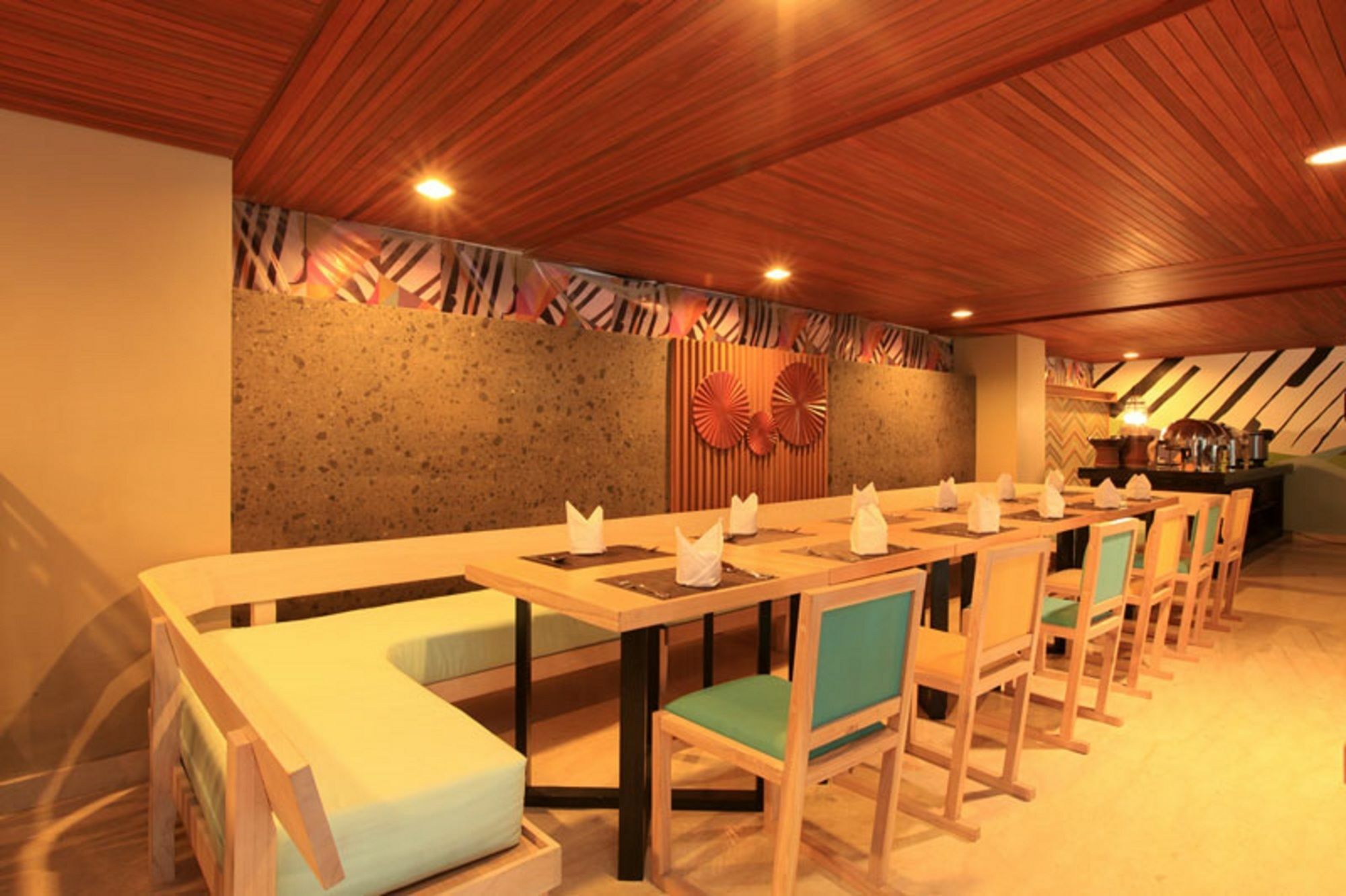 Bedrock Hotel Kuta 4*