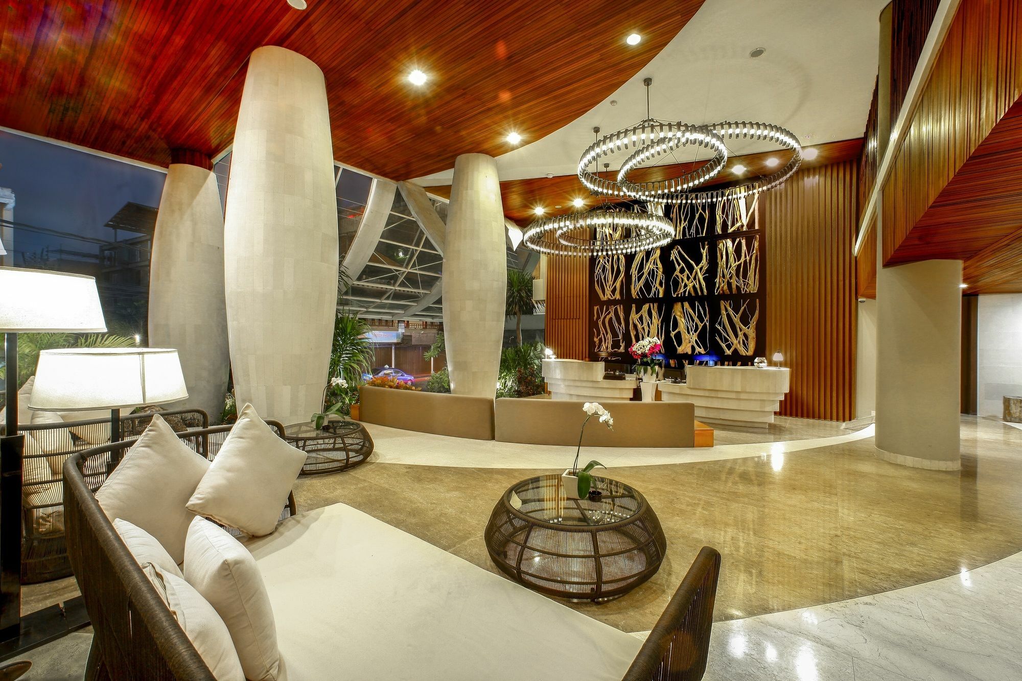 Hotel Bedrock Kuta