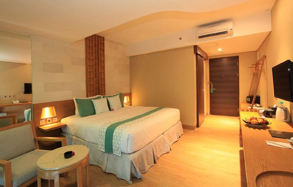 Bedrock Hotel Kuta Hotel