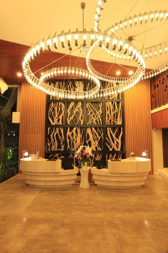 Bedrock Hotel Kuta Hotel