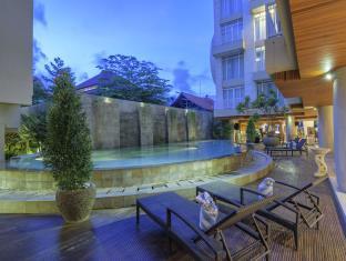 Bedrock Hotel Kuta 4*