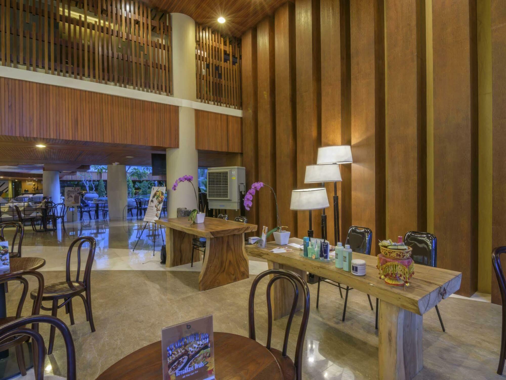 Hotel Bedrock Hotel Kuta